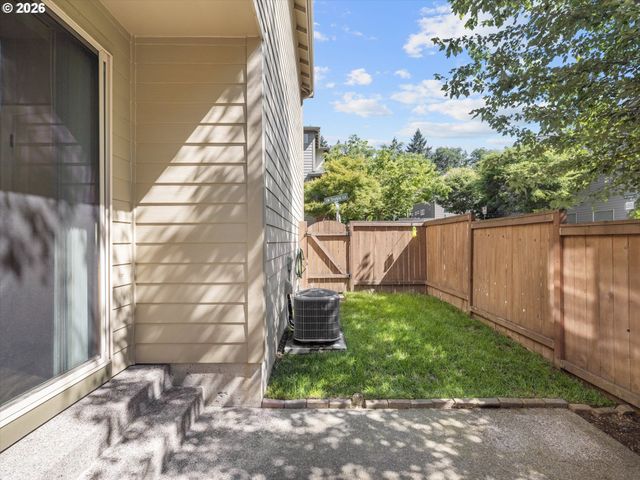 9259 Sw CHOPIN Ln, Portland, OR 97225