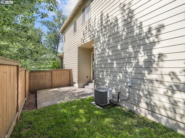 9259 Sw CHOPIN Ln, Portland, OR 97225