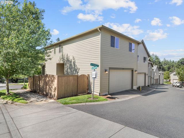 9259 Sw CHOPIN Ln, Portland, OR 97225