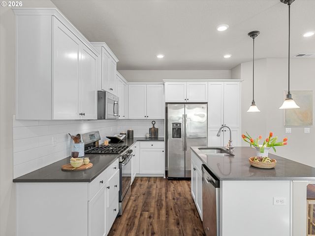 9259 Sw CHOPIN Ln, Portland, OR 97225