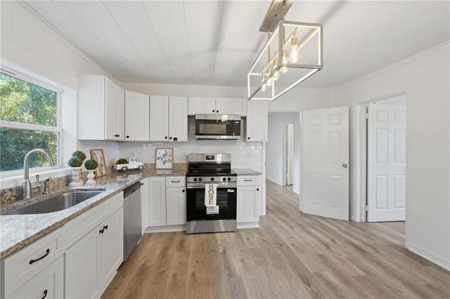 1965 Holland Park Drive, Buford, GA 30519