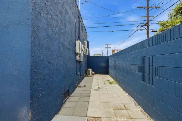 5964 S Halldale, Los Angeles, CA 90047