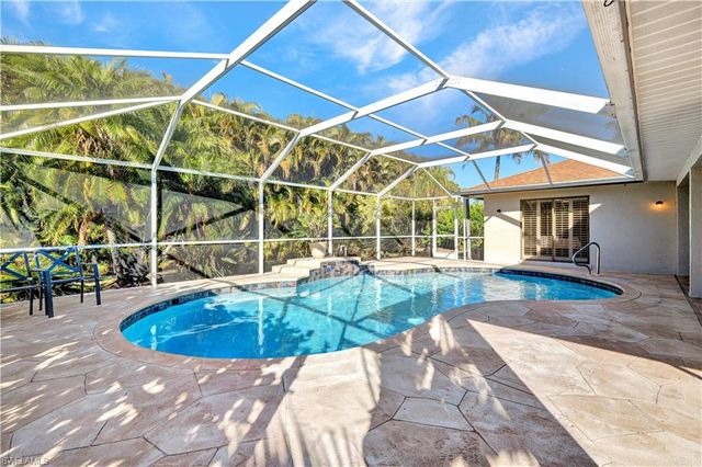 6597 Willow Lake CIR, Fort Myers, FL 33966