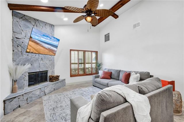 6597 Willow Lake CIR, Fort Myers, FL 33966