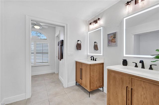 6597 Willow Lake CIR, Fort Myers, FL 33966