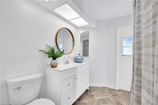 6597 Willow Lake CIR, Fort Myers, FL 33966