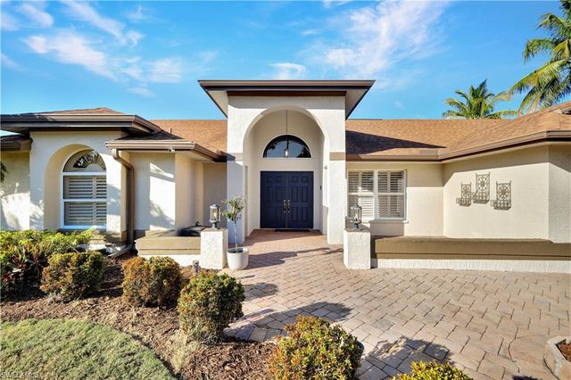 6597 Willow Lake CIR, Fort Myers, FL 33966