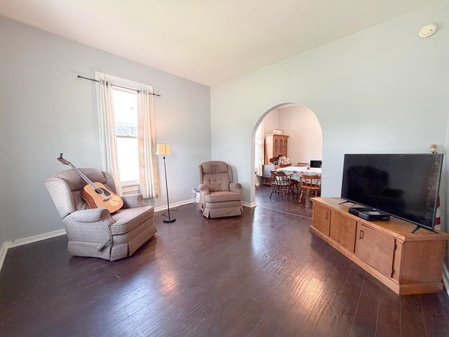 1218 E Iron Ave, Salina, KS 67401