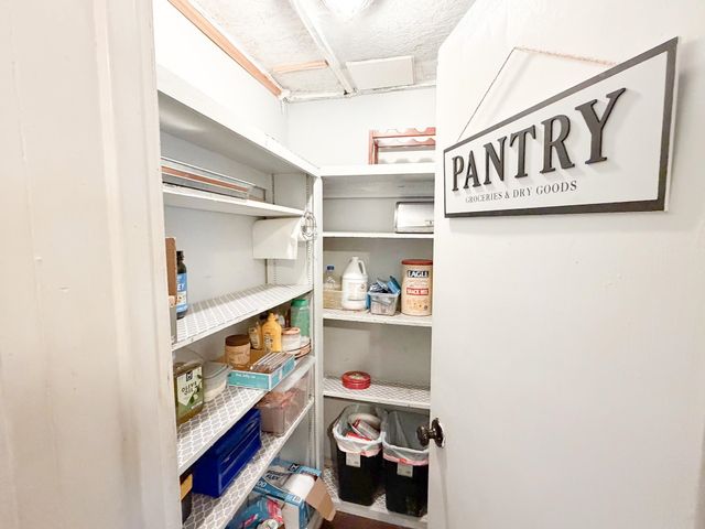 1218 E Iron Ave, Salina, KS 67401