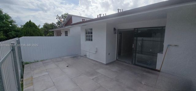 12193 SW 10th St, Miami, FL 33184