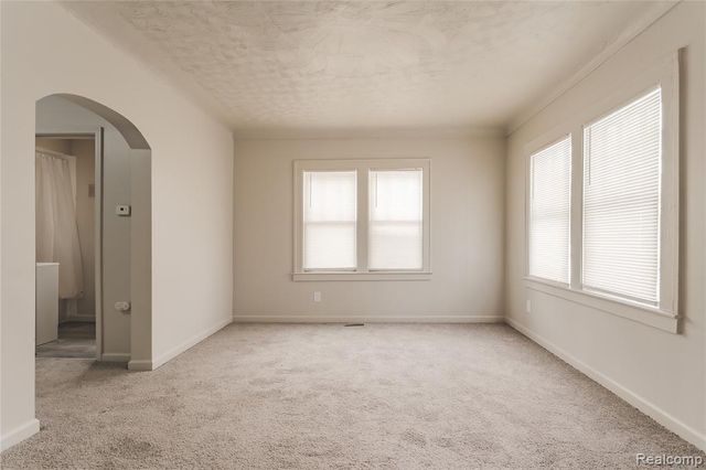 804 Emerson Avenue, Pontiac, MI 48340