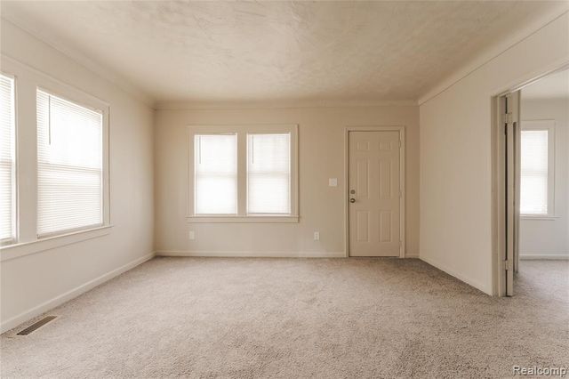 804 Emerson Avenue, Pontiac, MI 48340