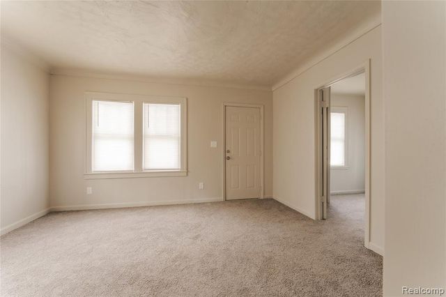 804 Emerson Avenue, Pontiac, MI 48340