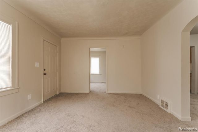 804 Emerson Avenue, Pontiac, MI 48340