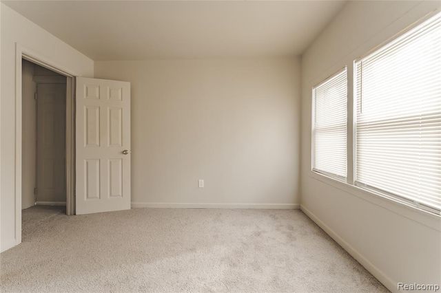 804 Emerson Avenue, Pontiac, MI 48340