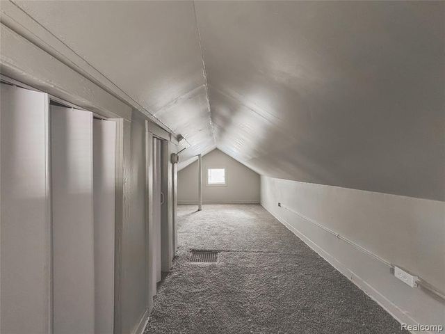 804 Emerson Avenue, Pontiac, MI 48340