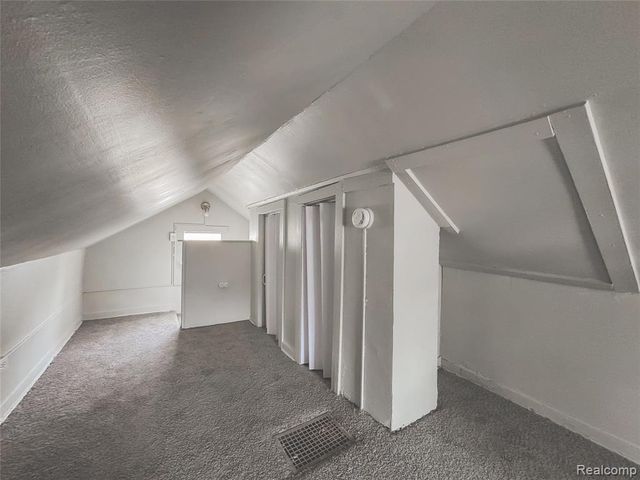 804 Emerson Avenue, Pontiac, MI 48340