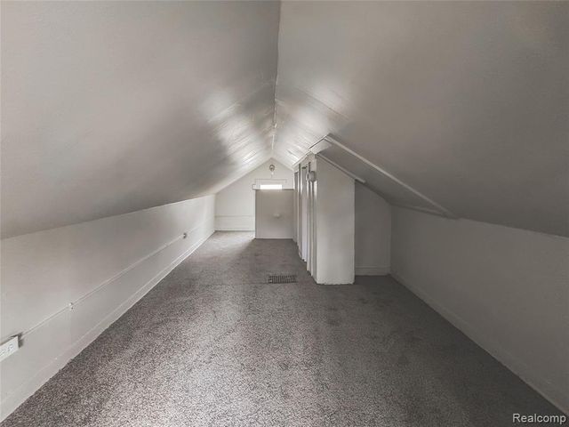 804 Emerson Avenue, Pontiac, MI 48340