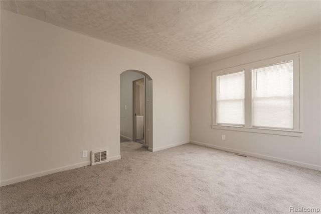 804 Emerson Avenue, Pontiac, MI 48340