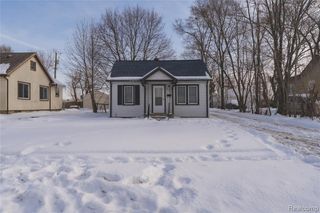 804 Emerson Avenue, Pontiac, MI 48340