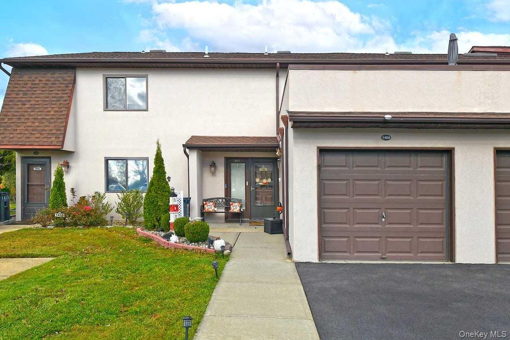 ONE ANCHORAGE Way 1408, Freeport, NY 11520