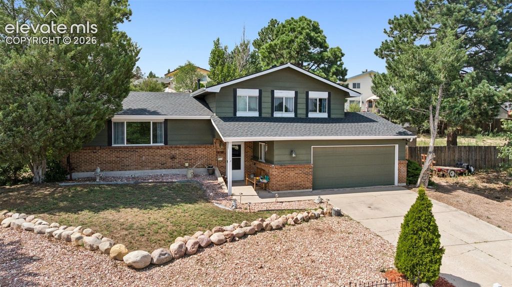 5560 Constitution Avenue, Colorado Springs, CO 80915