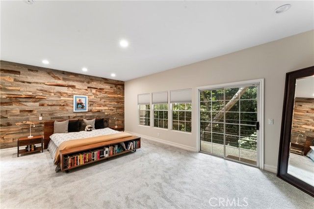 2355 N Beverly Glen Boulevard, Los Angeles, CA 90077