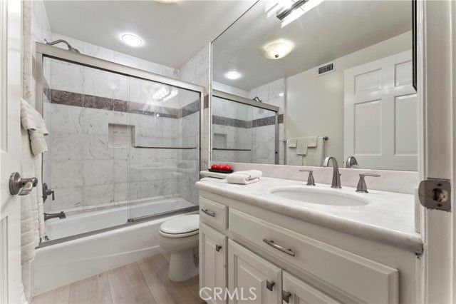 2355 N Beverly Glen Boulevard, Los Angeles, CA 90077