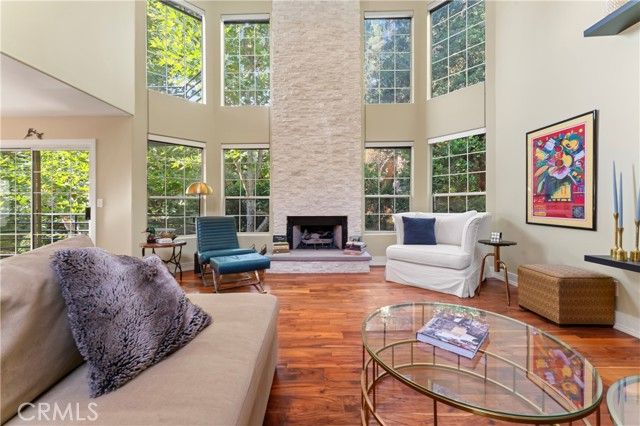 2355 N Beverly Glen Boulevard, Los Angeles, CA 90077