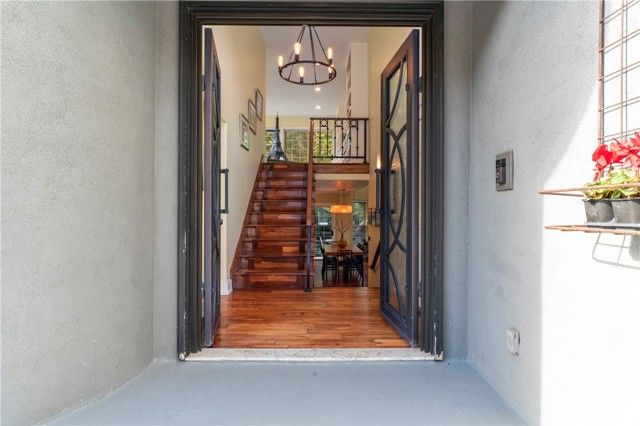 2355 N Beverly Glen Boulevard, Los Angeles, CA 90077