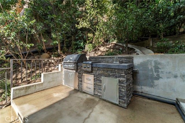 2355 N Beverly Glen Boulevard, Los Angeles, CA 90077