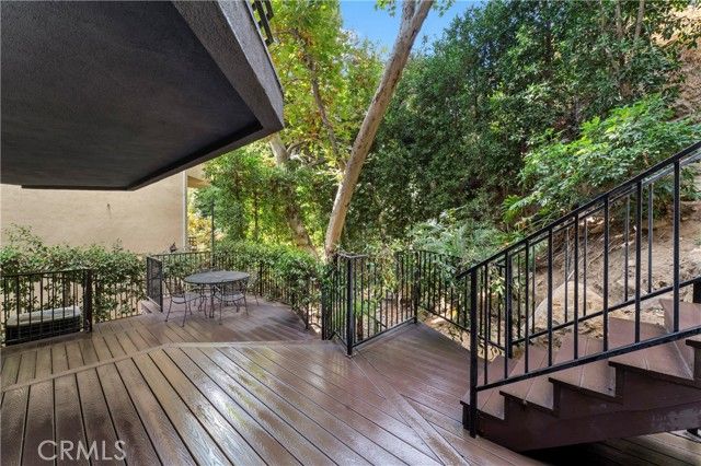 2355 N Beverly Glen Boulevard, Los Angeles, CA 90077