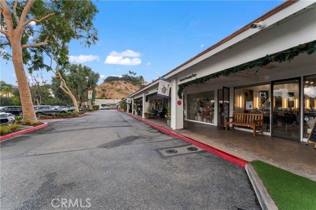 2355 N Beverly Glen Boulevard, Los Angeles, CA 90077