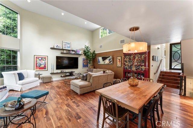 2355 N Beverly Glen Boulevard, Los Angeles, CA 90077