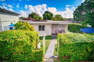 8401 NW 24th Pl, Miami, FL 33147