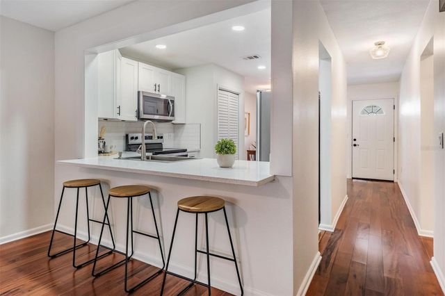 14818 WINDING CREEK COURT, Tampa, FL 33613