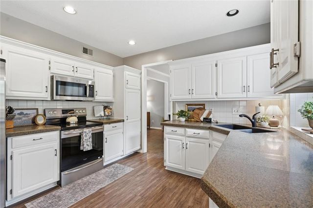 6118 W 157 Terrace, Overland Park, KS 66223