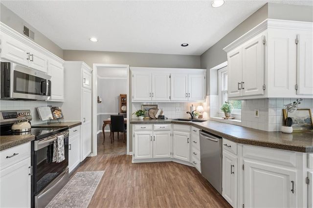 6118 W 157 Terrace, Overland Park, KS 66223