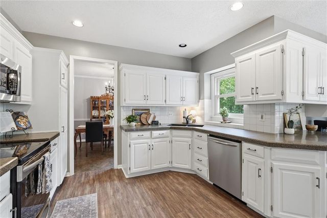 6118 W 157 Terrace, Overland Park, KS 66223