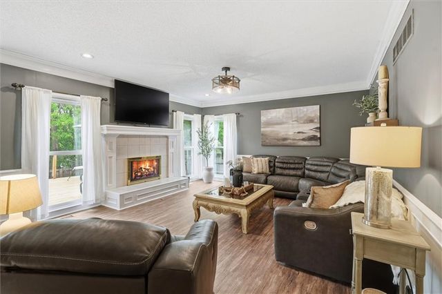 6118 W 157 Terrace, Overland Park, KS 66223