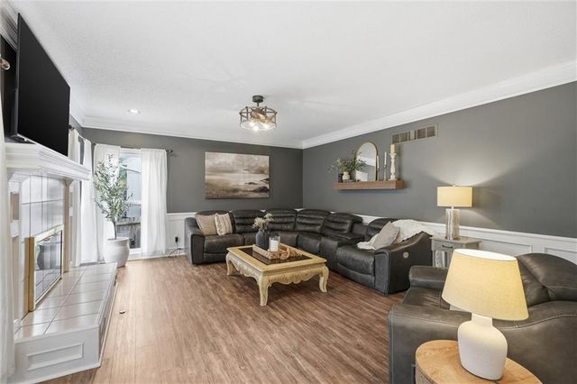 6118 W 157 Terrace, Overland Park, KS 66223