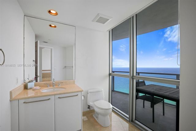 3101 S Ocean Drive 2708, Hollywood, FL 33019
