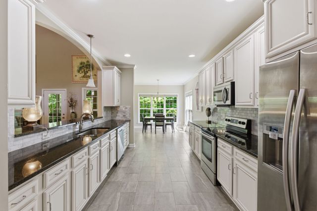 7214 Braxton Bend Dr, Fairview, TN 37062