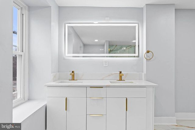 611 FORD ST, Conshohocken, PA 19428