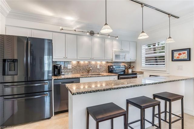 980 7th AVE S 201, Naples, FL 34102