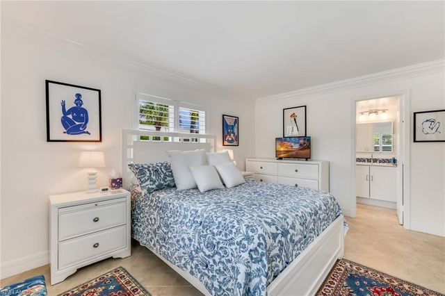 980 7th AVE S 201, Naples, FL 34102