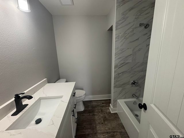 206 Park Lane, Pittsburg, TX 75686