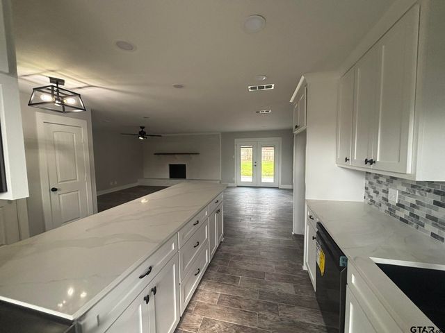 206 Park Lane, Pittsburg, TX 75686