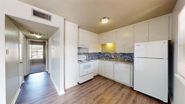 3800 East 29th Street 15, Bryan, TX 77802