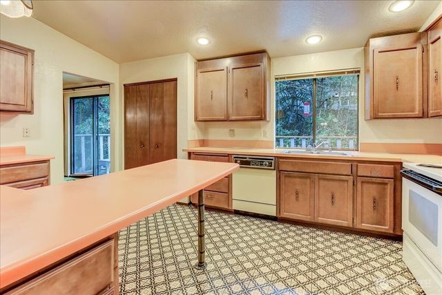 22905 35th Avenue SE, Bothell, WA 98021